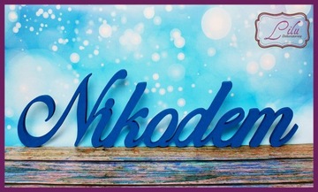 Наклеек букв любое 7 буквенного названия, написанное на стене для подарка