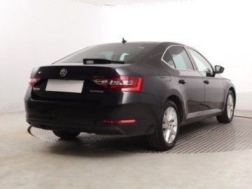 Skoda Superb III Liftback 1.6 TDI 120KM 2017 Skoda Superb 1.6 TDI, Automat, Skóra, Navi, Xenon, zdjęcie 4