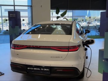BYD Seal 2025 BYD Seal 5 DM-i 1.5 Comfort Sedan (212 KM) 2025, zdjęcie 3