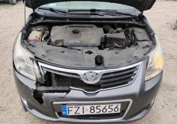 Toyota Avensis III Wagon 2.0 D-4D 126KM 2010 Toyota Avensis 2010r, 2.0 DIESEL. Lekko uszkodzony przod. Jezdzi. 2.0, zdjęcie 4