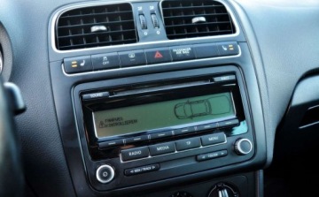 Volkswagen Polo V Hatchback 5d 1.4 85KM 2010 Volkswagen Polo 1.4 MPI TEAM Bezwypadek Klimatyzacja, Podgrzewane fotele, zdjęcie 7