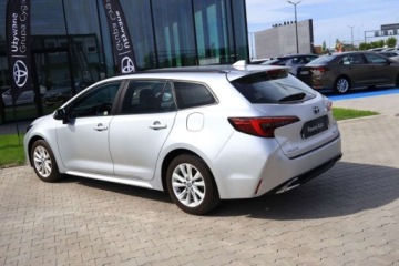 Toyota Corolla XII TS Kombi Facelifting 1.8 Hybrid 140KM 2023 Toyota Corolla COMFORTTech 1.8 Hybrid 140 KM kombi 1.8 Hybryda 140KM, zdjęcie 9