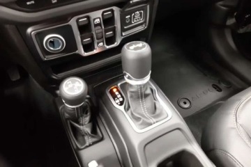 Jeep Wrangler IV 80th Anniversary 2d  Seria 6 2.0 GME Turbo 272KM 2025 Jeep Wrangler SAHARA GME 2.0 Turbo 272 KM ALPINE Polski Salon Od reki, zdjęcie 15