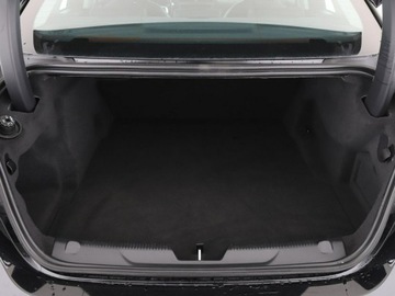 Jaguar XE Sedan 2.0 i4 180KM 2018 Jaguar XE niski przebieg skóra navi virtual, zdjęcie 19