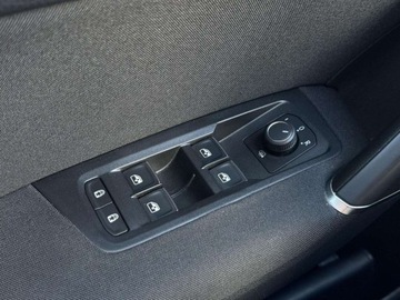 Volkswagen Touran III 1.5 TSI EVO 150KM 2019 Volkswagen Touran TSI 150KM Highline 7 os. R-Line Exterieur LED Nawiga, zdjęcie 13