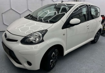 Toyota Aygo I 2013 Toyota Aygo 1.0 benzyna 1 wlasciciel 100 bezwypadkowy Benzyna 70KM, zdjęcie 3
