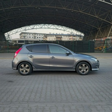 Hyundai i30 I Hatchback 1.4 109KM 2010 Hyundai i30 1.4 Blue Classic, zdjęcie 21