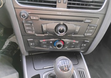 Audi A4 B8 Limousine 2.0 TDi 140KM 2009 Audi A4 Avant 2009 2.0 TDI. Uszkodzony lewy przod. 2.0 Diesel 140KM, zdjęcie 13