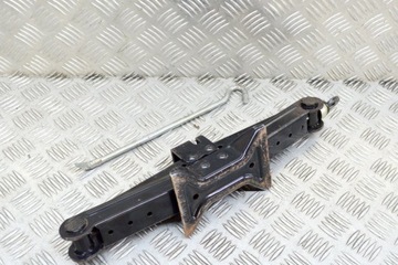 MITSUBISHI GRANDIS NA BA ZVEDÁK VOZIDLOVÝ 2.4 BENZÍN 121KW 2004