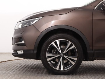 Nissan Qashqai II Crossover 1.2 DIG-T 115KM 2017 Nissan Qashqai 1.2 DIG-T, Automat, Navi, Klima, zdjęcie 14