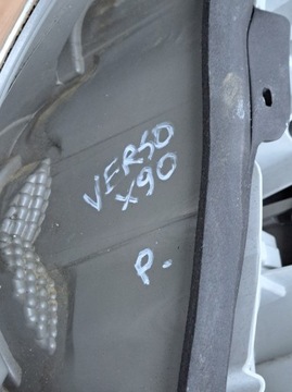 TOYOTA COROLLA VERSO 04-07 SVĚTLO PRAVÁ ZADNÍ (X90)