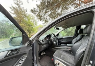 Mercedes Klasa M W164 Off-roader Facelifting 3.0 V6 (300 CDI BlueEFFICIENCY) 190KM 2010 Mercedes-Benz ML Mercedes-Benz ML 300 CDI 4-Matic 3.0 Diesel 190KM, zdjęcie 13