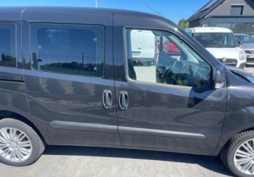Fiat Doblo III Van 1.6 Multijet 16v 105KM 2010 Fiat Doblo 1.6 DIESEL ,BEZWYPADEK ,niski pot przebieg ,klima sprawna 1.6, zdjęcie 3
