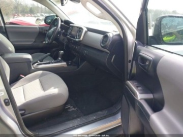 Toyota Tacoma II 2021 Toyota Tacoma SR5 V6 2021 3.5 Benzyna 278KM, zdjęcie 9