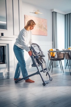 Стульчик для кормления + шезлонг 2в1 до 15кг, складной, мобильный Lionelo Cora