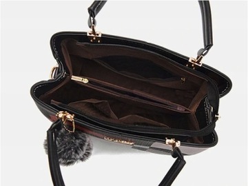 МОДНАЯ, СТИЛЬНАЯ СУМОЧКА С БРЕЛОКОМ И ЭЛЕГАНТНЫМ РЕМЕШКОМ