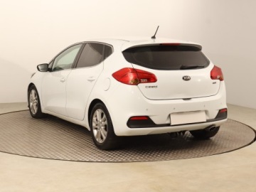 Kia Ceed I Hatchback 5d Facelifting 1.6 CRDi VGT 128KM 2012 Kia Ceed 1.6 CRDi, Klima, Klimatronic, Tempomat, zdjęcie 3