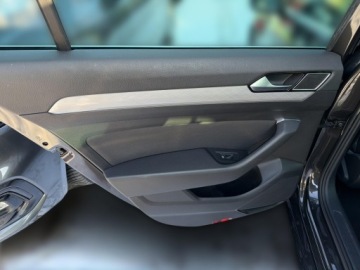 Volkswagen Passat B8 Variant Facelifting 2.0 TDI SCR 150KM 2022 Volkswagen Passat Volkswagen Passat B8 2.0 TDI / B, zdjęcie 36