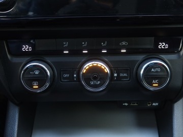 Skoda Octavia III Kombi 2.0 TDI CR DPF 150KM 2015 Skoda Octavia 2.0 TDI, Salon Polska, Serwis ASO, zdjęcie 12