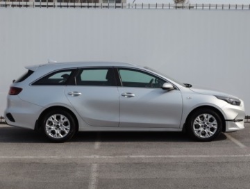 Kia Ceed III Kombi Facelifting 1.5 T-GDI 160KM 2022 Kia Ceed 1.5 T-GDI, Salon Polska, Serwis ASO, zdjęcie 5