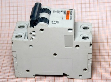 C60N B4 Выключатель-разъединитель MERLIN 23997 [K7]43