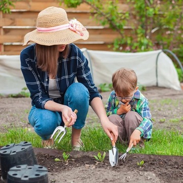 Садовые инструменты, набор садовых инструментов, набор садовых инструментов.