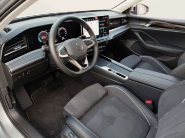 Volkswagen Passat B8 Variant Facelifting 2.0 TDI SCR 150KM 2025 Volkswagen Passat 2.0TDI 150KM Elegance DSG SerwisASO Acc Matrix Navi Hak, zdjęcie 9