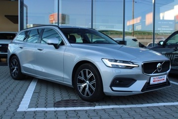 Volvo V60 II  Kombi Facelifting 2.0 B4 197KM 2023 Volvo V60 CORE, zdjęcie 1
