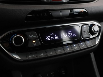 Hyundai i30 III Hatchback 1.4 T-GDI 140KM 2018 Hyundai i30 navi klima auto grzane fotele czujniki, zdjęcie 25