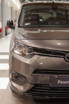 Toyota 2022 Toyota Proace City Verso Long 1.2 D-4T Family Aut. 1.2 Benzyna 130KM, zdjęcie 10