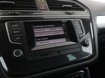 Volkswagen Tiguan I SUV Facelifting 1.4 TSI BlueMotion Technology 125KM 2016 Volkswagen Tiguan PDC hak klima, zdjęcie 25
