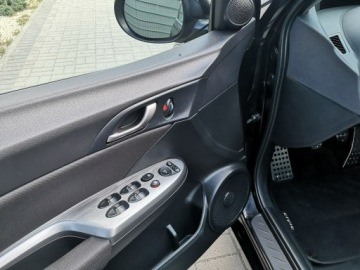 Honda Civic VIII Hatchback 3d 1.8 i-VTEC 140KM 2010 Honda Civic 1.8 I-VTEC 140KM Klimatronic Tempomat, zdjęcie 10