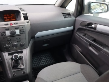 Opel Zafira B 1.6 Twinport ECOTEC 105KM 2007 Opel Zafira 1.6, GAZ, 7 miejsc, Klima, Tempomat, zdjęcie 7