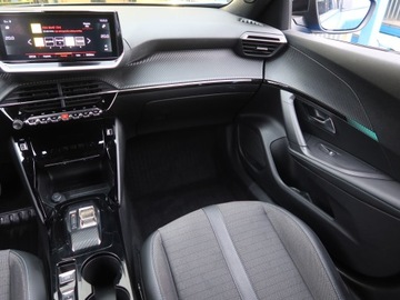 Peugeot 2008 II SUV 1.2 PureTech 130KM 2023 Peugeot 2008 1.2 PureTech, Salon Polska, zdjęcie 7