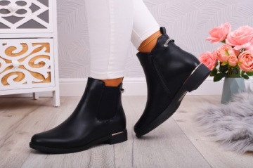 ЧЕРНЫЕ ЖЕНСКИЕ БОТИНКИ ИЗ КОЖИ НА ПЛОСКОЙ ПЛАТНОЙ ПЛАТЕ