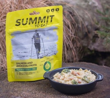 Summit To Eat Łosoś z makaronem i brokułami 1os ne