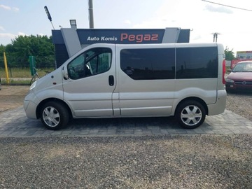 Opel Vivaro A Combi L1 2.0 CDTI 115KM 2013 Opel Vivaro Opel Vivaro 2.0 CDTI L1H1 Design Edition 2.0 Diesel 114KM, zdjęcie 2