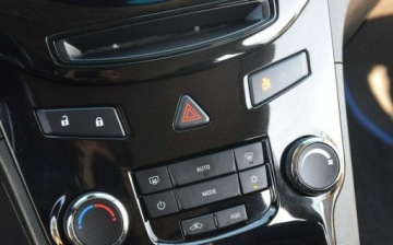 Chevrolet Orlando 1.8 141KM 2011 Chevrolet Orlando 1.8B 7-Osobowy Navi 124 TYS KM Orynal Lakier Sprowadzony, zdjęcie 18