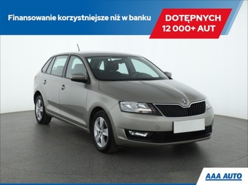 Skoda Rapid II Liftback Facelifting 1.0 TSI 95KM 2018 Skoda Rapid Spaceback 1.0 TSI, Salon Polska