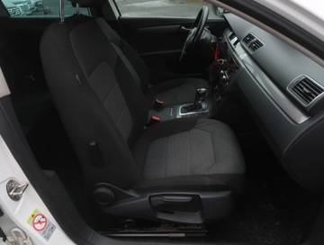 Volkswagen Passat B7 Variant 2.0 TDI CR DPF BlueMotion 140KM 2011 VW Passat 2.0 TDI, DSG, Navi, Klima, Klimatronic, zdjęcie 8