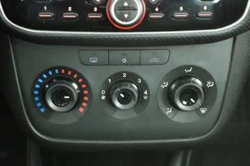 Fiat Punto Grande Punto Hatchback 5d 1.4 Start&amp;Stop 77KM 2011 Fiat Punto Evo 1.4, Salon Polska, GAZ, Klima, zdjęcie 9