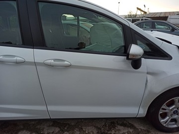 DVEŘE PRAVÝ PŘEDNÍ FORD B-MAX BARVA DC BÍLÉ