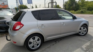 Kia Ceed I Hatchback 5d Facelifting 1.6 CRDi WGT 90KM 2010 Kia Cee'd 1.6D OPŁACONY Bezwypadkowy Klimatronik, zdjęcie 12