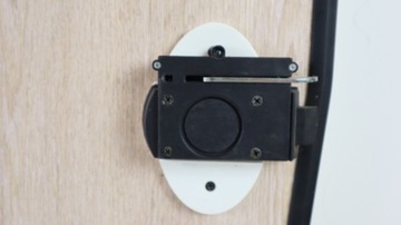 КАМЕРА СЛУЖБНАЯ ДВЕРЬ ПРИЦЕПА-КАРАВАНА 72,8x66 см 69x63 см