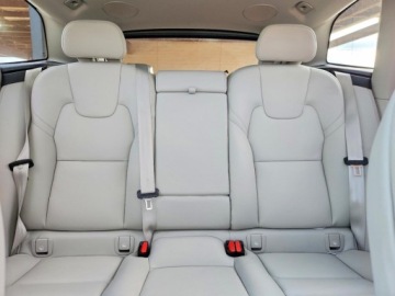 Volvo XC60 II 2023 Volvo XC 60 Plus 2023 2.0 Benzyna 247KM, zdjęcie 10