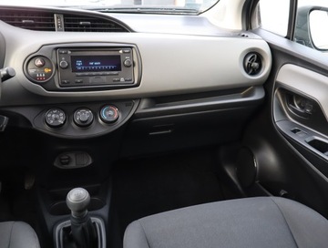 Toyota Yaris III Hatchback 5d Facelifting 2017 1.0 VVT-i 72KM 2020 Toyota Yaris 1.0 VVT-i, Salon Polska, zdjęcie 7