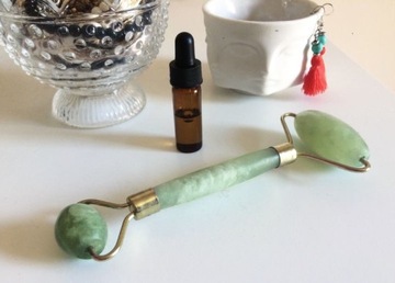 Нефритовый массажер для лица