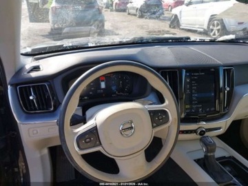 Volvo XC60 II Crossover T5 250KM 2020 Volvo XC 60 2020 Volvo XC60 T5 AWD Momentum 2.0 Benzyna 250KM, zdjęcie 11