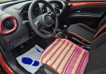 Toyota Aygo X 1.1 VVT-i 72KM 2022 Toyota Aygo X Salon PolskaPrzebieg 548km Nowy nieuzytkowany Benzyna, zdjęcie 11