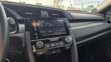 Honda Civic X Hatchback 5d 1.0 VTEC TURBO 126KM 2019 Honda Civic biala perla 1,0 i-vtec ledy duza navi, zdjęcie 10